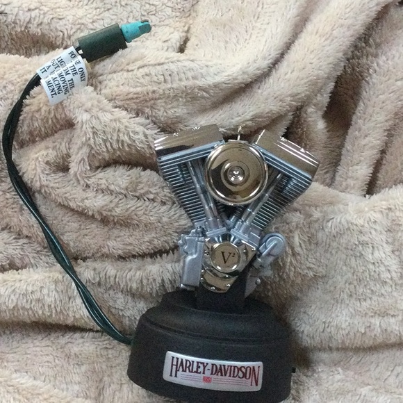 Harley Davidson big twin evo engine 2000 Hallmark ornament w lights and motion - Picture 3 of 7